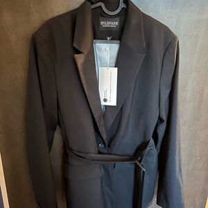 🔥Brand NEW WildFang, Women/Men/Them Blazer!🖤